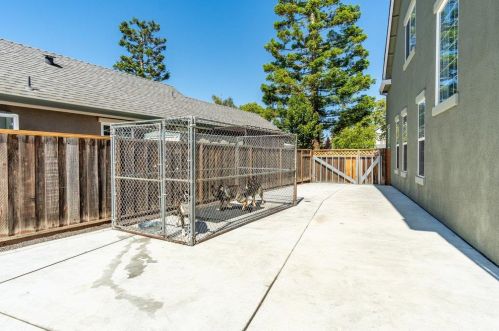 1940 Morning Glory Dr, Hollister CA  95023-7622 exterior