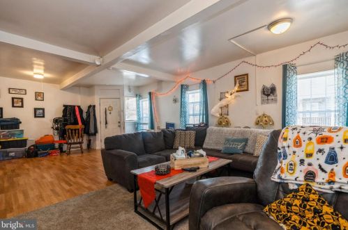 213 8th St, Easton, PA 18042-3457