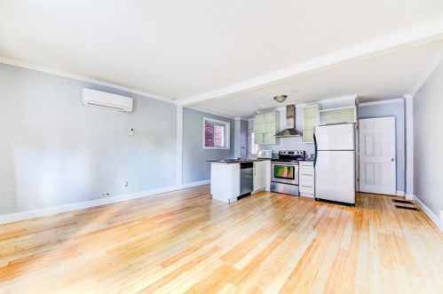 1403 Sarah St, Pittsburgh, PA 15203-1518