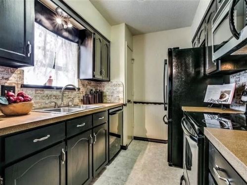 7204 Kary Lynn Dr, Fort Worth TX  76148-1765 exterior