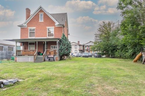 119 1st St, South Connellsville, PA 15425-2506