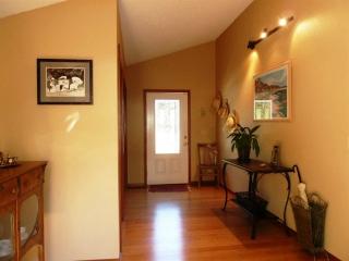 3811 Goldfinch Dr, Olympia, WA 98503-7125