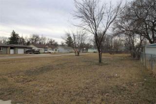 501 11th St, Minot, ND 58703-2745