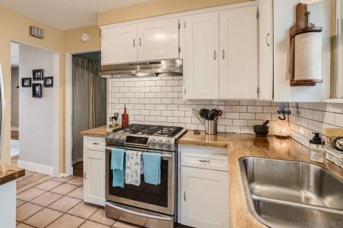 4566 Toni Ln, La Mesa CA  91942-5855 exterior