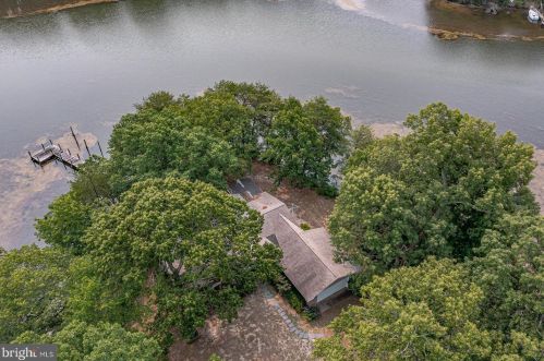 26 Mount Holly Ct, Montross VA  22520-4110 exterior