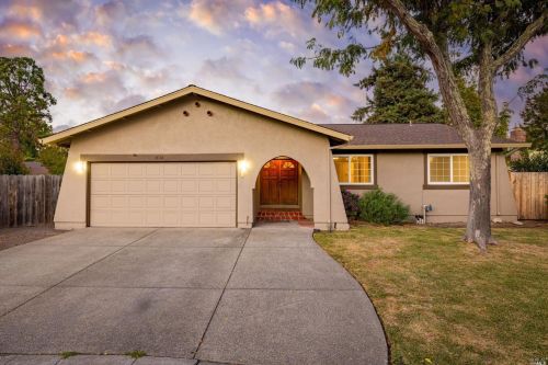 1124 Shadyslope Dr, Santa Rosa, CA 95404-2743