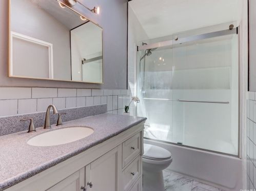 203 6th Ave, Holtsville NY  11742-2341 exterior