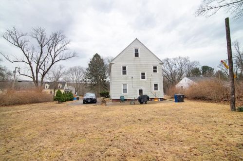 52 Scott Rd, Cumberland RI  02864-2812 exterior