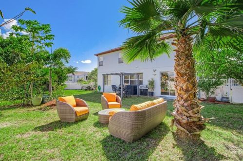 2094 Keel Way, Kissimmee FL 34744-5930 exterior