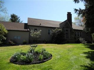 1685 Greensburg Rd, Canton, OH 44720-1025