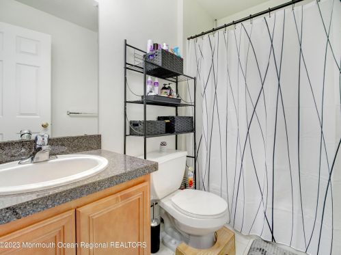 4 Topeka Ct, Tinton Falls NJ  07712-7507 exterior