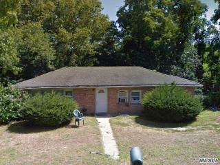 608 Horseblock Rd, Brookhaven, NY 11719-9570