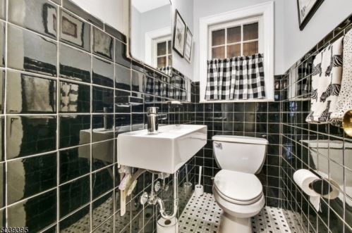 17 Essex Rd, Maplewood NJ 07040-2338 exterior