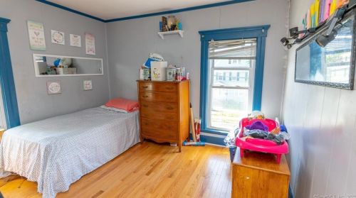 60 Marion St, Bridgeport CT  06606-4675 exterior