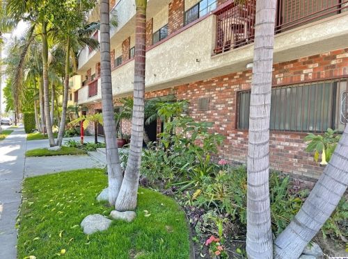 12540 Burbank Blvd, North Hollywood, CA 91607-1570