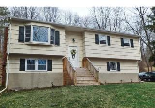 170 Tomahawk Trl, Sparta, NJ 07871-2822