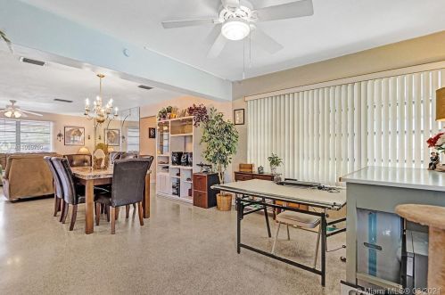 8490 10th St, Hollywood FL  33024-4939 exterior