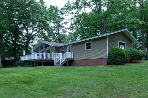 16 Mason Dr, Salem NH  03079-2101 exterior