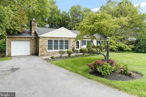 100 Southwick Dr, Wilmington, DE 19810-4415