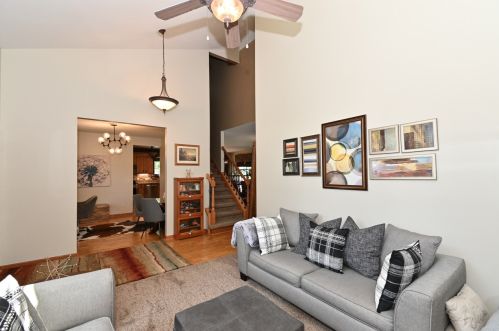 715 Apple Orchard Dr, Waterford WI  53185-2895 exterior