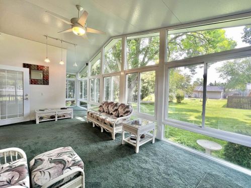 425 Hart Dr, Clinton, WI 53525-9101