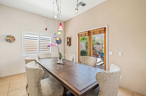 54560 Avenida Madero, La Quinta CA  92253-3725 exterior
