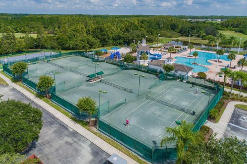 19018 Fishermans Bend Dr, Lutz FL  33558-9753 exterior