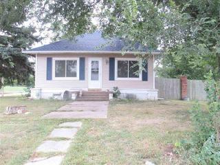 708 B St, Fairfield, NE 68938-2103