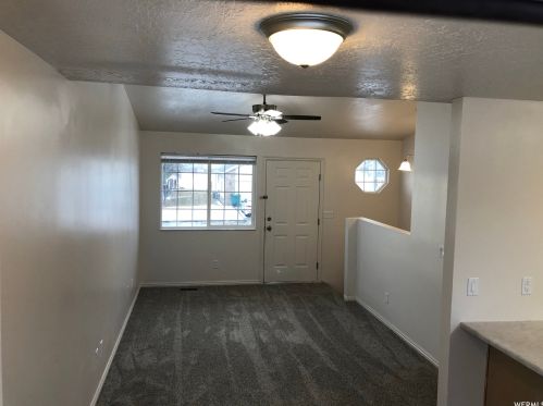 5452 4300, Roy, UT 84067