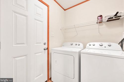 910 Dogwood St, Smithville PA  17560-9692 exterior