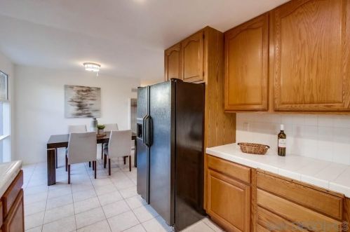 5027 Glasgow Dr, San Diego CA 92117-1037 exterior