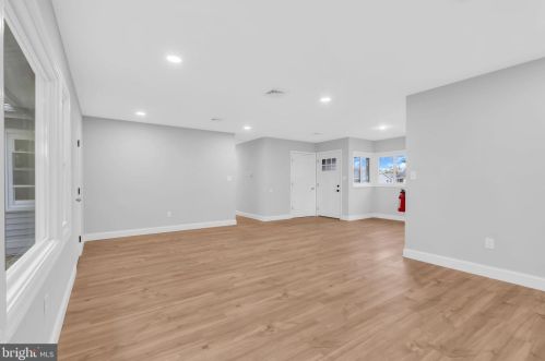 9 Snowflower Ln, Willingboro NJ  08046-1012 exterior