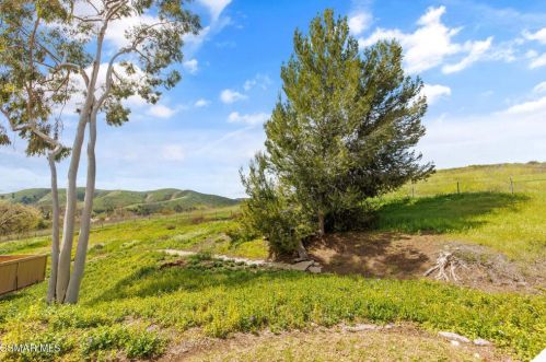 525 Dorado Ct, Calabasas CA  91377-3850 exterior