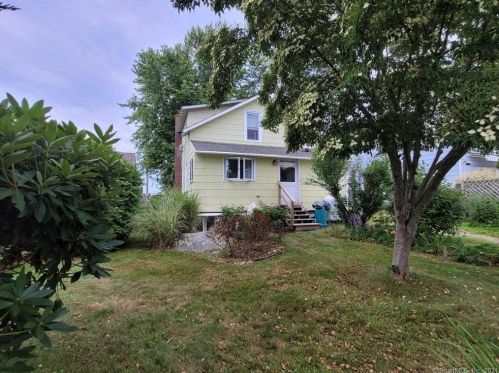 39 Langworthy Ave, Stonington CT  06378-3022 exterior