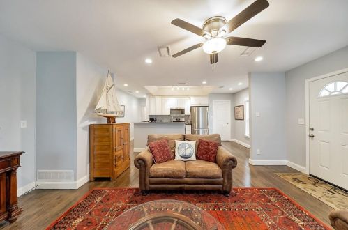 6433 Calmont Ave, Fort Worth TX 76107-5237 exterior