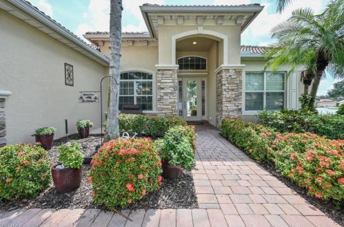 10383 Yorkstone Dr, Bonita Springs, FL 34135-5094