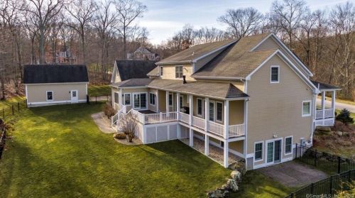 18 Heron Pond Rd, Essex CT  06426-1466 exterior