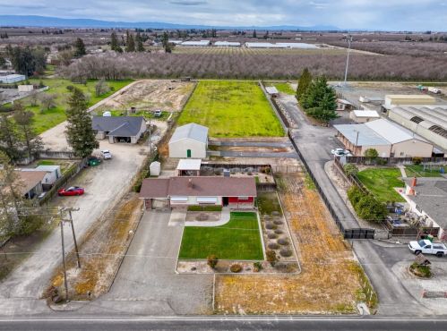 23803 Jack Tone Rd, Ripon, CA 95366-9638