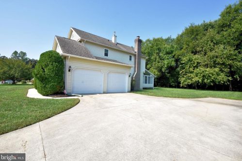411 Eagle Nest Dr, Camden-Wy, DE 19934-2017