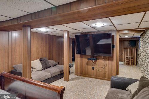 8218 Cadwalader Ave, Melrose Park PA  19027-2406 exterior