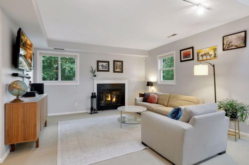 624 Dayton Ave, Saint Paul, MN 55104-7204