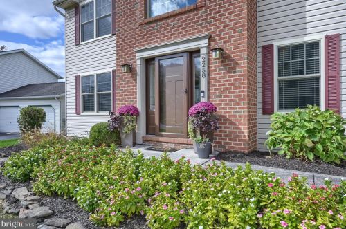 2258 Canterbury Dr, Navy Sup Dpt, PA 17055-5770