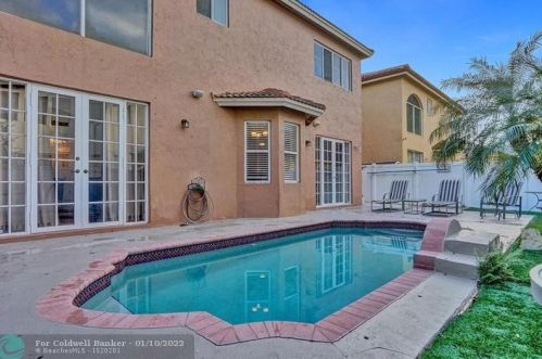 13305 32nd St, Hollywood FL 33027-3911 exterior