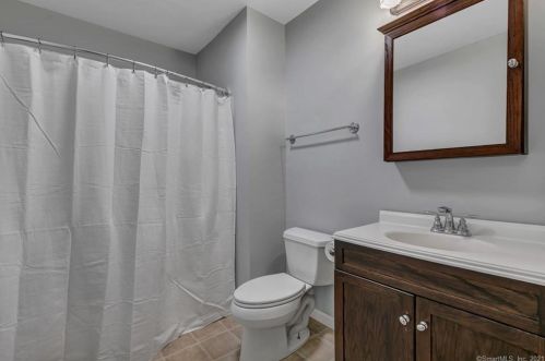 40 Carli Blvd, Colchester CT  06415-1867 exterior