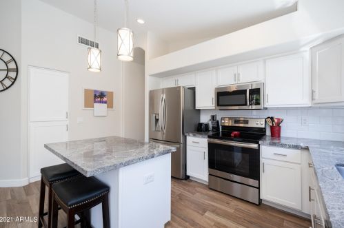 6409 Wahalla Ln, Glendale, AZ 85308-7085