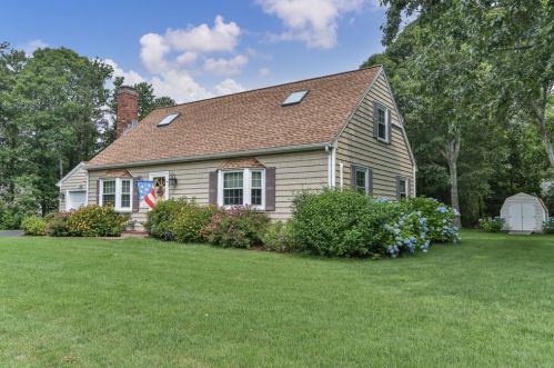 150 Meadow Dr, Eastham, MA 02642-6102