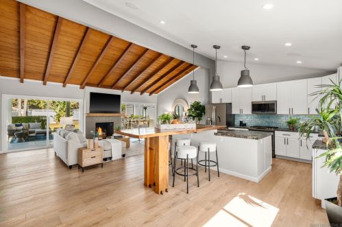 1190 Tourmaline St, San Diego, CA 92109-1838