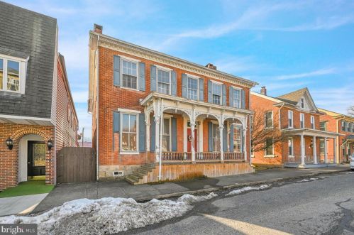 105 Main St, Paradise Park, PA 17068-9613