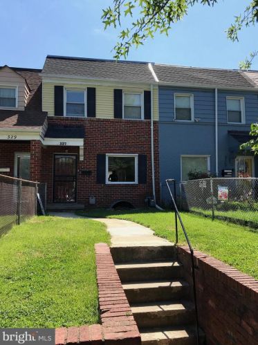 327 34th St, Washington, DC 20019-8260