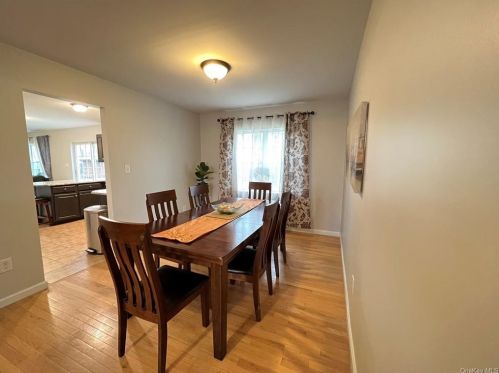 20 Dogwood Dr, Middletown NY 10940-1801 exterior